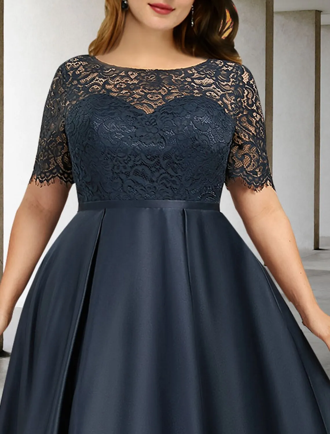 A-Line Mother of the Bride Dresses Plus Size Hide Belly Curve Elegant Dress Formal Asymmetrical Short Sleeve Jewel Neck Satin with Pleats